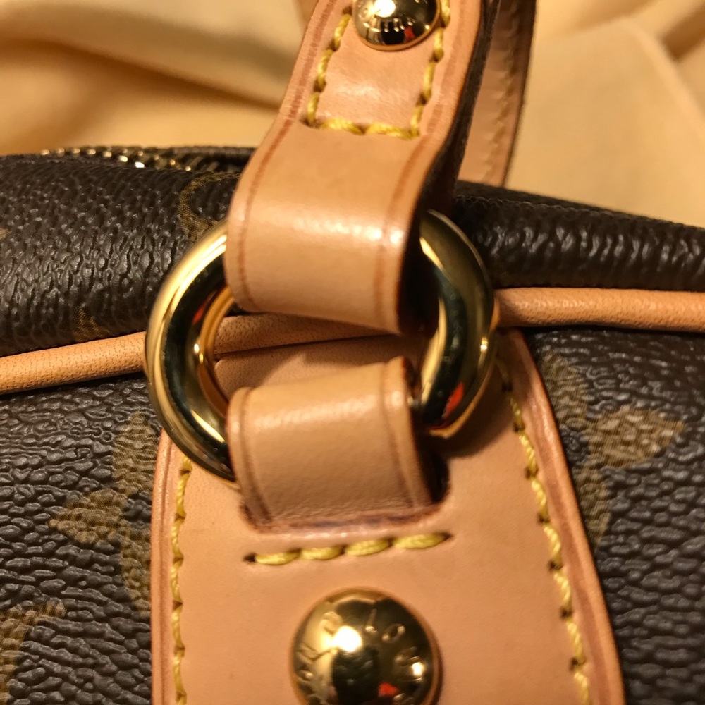 Authentic Louis Vuitton Montorgueil GM Bag in Monogram Canvas - Picture 14 of 16